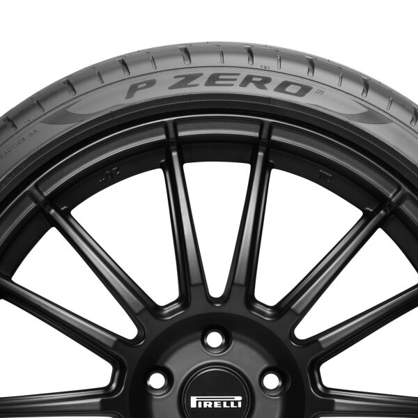 Pirelli 255/40R19 (96W) P Zero- Run Flat (BMW) - Imagen 4